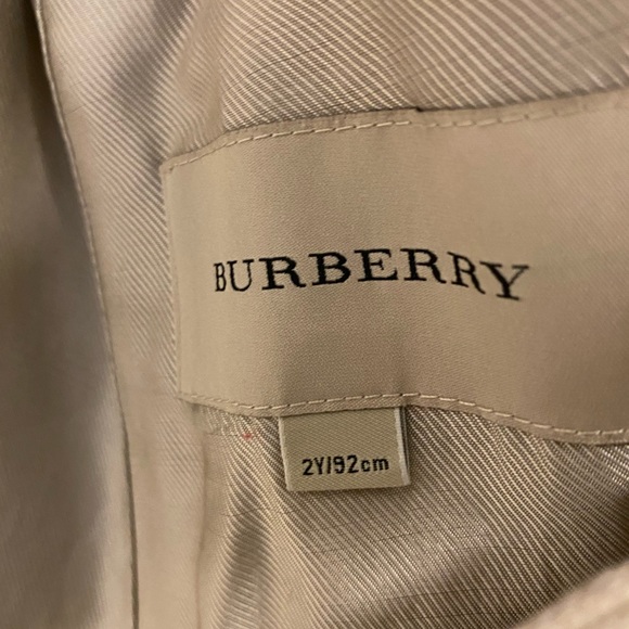 Burberry coat for girls size 2 ( 1-2 yrs old) - Picture 3 of 5